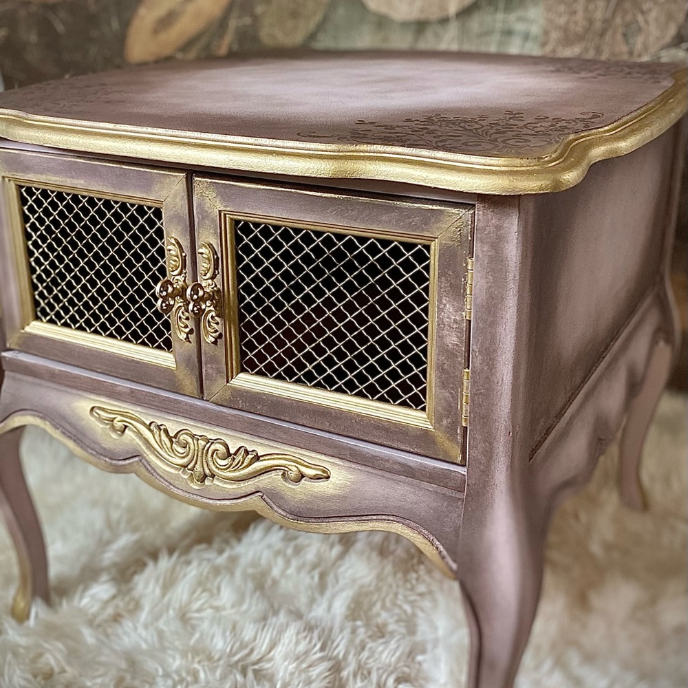 French provincial nightstands/endtables